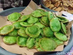 Kucur-Martabak Jadi Primadona Pemburu Takjil di Karang Menjangan Surabaya