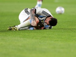 Messi Kena Tekel Horor, Lututnya Berdarah, Untung Nggak Apa-apa