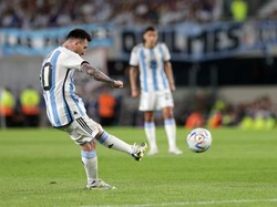 Lihat Lagi Gol Tendangan Bebas Messi dan Ronaldo, Lebih Keren Siapa?