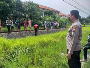 Pemuda Sidoarjo Tabrakkan Diri ke KA gegara Ibu Meninggal-Ayah Nikah Lagi Pemuda Sidoarjo Tabrakkan Diri ke KA gegara Ibu Meninggal-Ayah Nikah Lagi