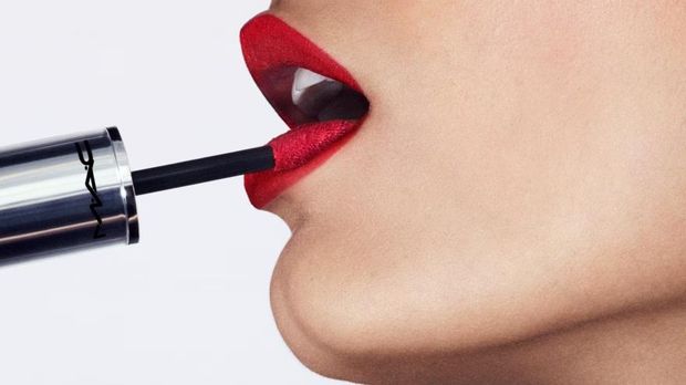 Lipstik tahan lama hingga 24 jam
