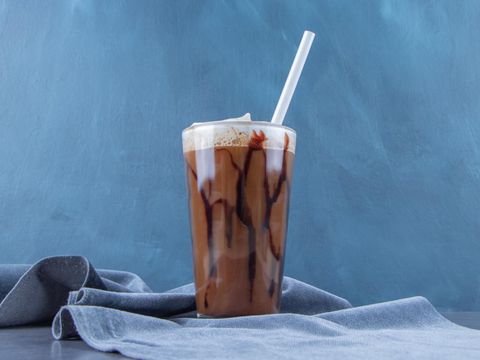 minum minuman manis saat sahur bisa menjadi pemicu rasa haus tak berujung di siang hari loh