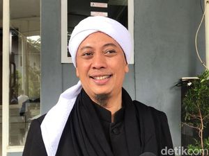 10 Lagu Religi Islami Indonesia Terpopuler Lengkap dengan Lirik 10 Lagu Religi Islami Indonesia Terpopuler Lengkap dengan Lirik