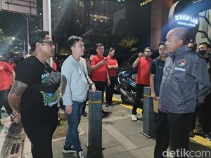 Kafe Dough Lab Didatangi Polisi, Gofar Hilman Mendadak Batal Makan Kafe Dough Lab Didatangi Polisi, Gofar Hilman Mendadak Batal Makan