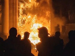 Marak Aksi Demo Rusuh, Raja Charles III Batal ke Prancis