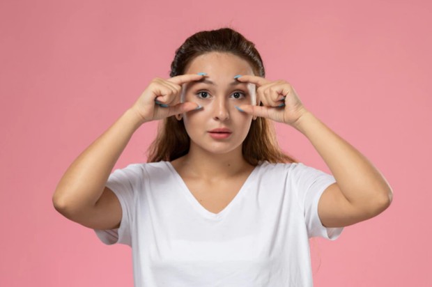 Potret lingkaran hitam pada mata/ Foto: freepik.com Potret lingkaran hitam pada mata