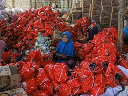 Said Abdullah Gelontorkan 175 Ribu Paket Sembako Ramadhan ke Warga Madura