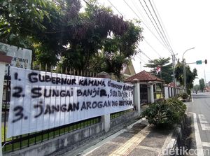 Pemicu Munculnya Spanduk Protes ke Ridwan Kamil di Tasikmalaya Pemicu Munculnya Spanduk Protes ke Ridwan Kamil di Tasikmalaya
