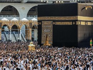 Jalan Damai 93 Jemaah Umrah Telantar: Travel Kembalikan Ratusan Juta