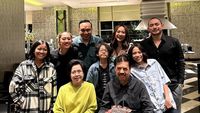 Kedekatan Tiko Aryawardhana saat Beri Kejutan Ulang Tahun BCL dan Keluarga