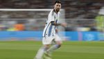 Foto: Messi Nyaris Cedera Horor, Ditekel Depan Belakang