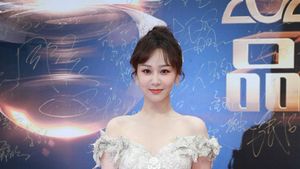10 Foto Yang Zi, Artis China yang Memesona, Bergelar Ratu Box Office