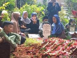 Pesan Ibunda Adul Sebelum Meninggal: Cat Putih dan Sembako