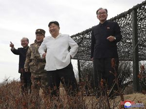 Momen Kim Jong Un Pamer Uji Coba Drone Daya Ledak Tinggi Momen Kim Jong Un Pamer Uji Coba Drone Daya Ledak Tinggi
