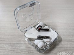 Review Nothing Ear (2): Bentuk Familiar, Suara Makin Cetar