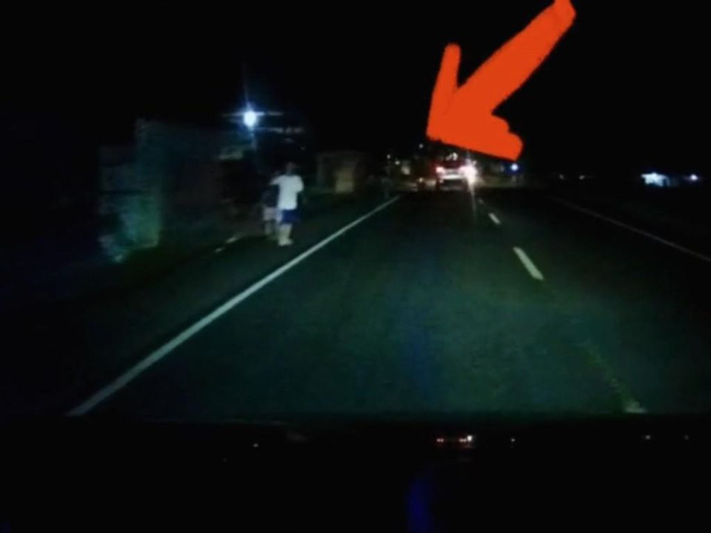 Viral Aksi Pelemparan Mobil di Jalan Nasional Ciamis
