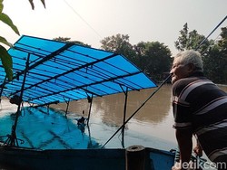Perahu Tambang Tenggelam di Surabaya Bawa 8 Penumpang-7 Motor