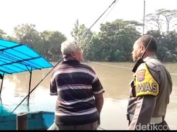 Polisi Sebut Perahu Tambang Tenggelam di Sungai Brantas Angkut 13 Orang