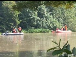 3 Perahu Karet Diterjunkan Cari Korban Hilang Perahu Tambang Tenggelam