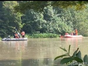 Pencarian Korban Hilang Perahu Tambang di Surabaya Dilanjutkan Besok Pencarian Korban Hilang Perahu Tambang di Surabaya Dilanjutkan Besok