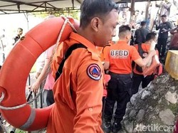 Perahu Tambang Tenggelam di Kemlaten Surabaya, 1 Penumpang Hilang