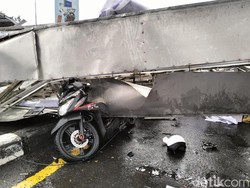 Korban Tertimpa Reklame di Soekarno-Hatta Bandung Koma dan Kritis