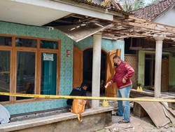 Dilempar Mercon, Teras Rumah Warga Probolinggo Hancur Kena Ledakan