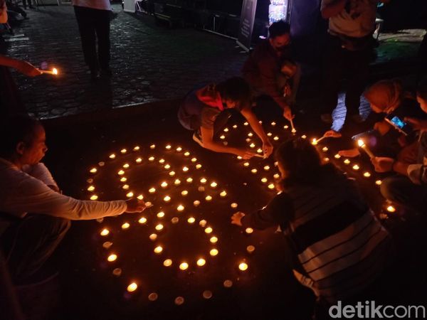Potret Perayaan Earth Hour 2023 di Kota Solo