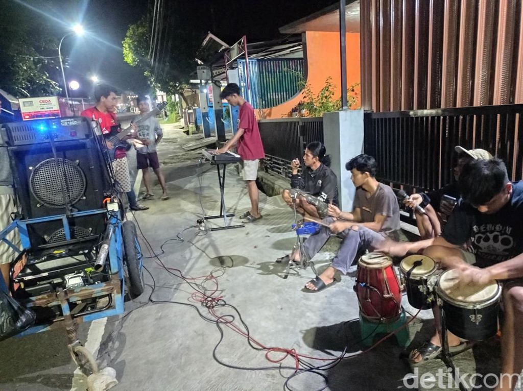 Tradisi Obrog-obrog, Cara Warga Majalengka Bangunkan Sahur Tradisi Obrog-obrog, Cara Warga Majalengka Bangunkan Sahur