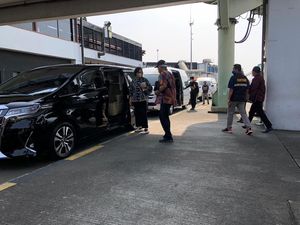 Menkeu soal Alphard Masuk Apron Bandara: Protokol yang Diberikan ke Saya Menkeu soal Alphard Masuk Apron Bandara: Protokol yang Diberikan ke Saya