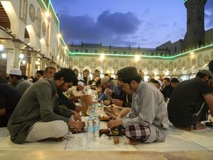 Jadwal Buka Puasa dan Adzan Maghrib Hari Ini Wajo, Senin 27 Maret 2023 Jadwal Buka Puasa dan Adzan Maghrib Hari Ini Wajo, Senin 27 Maret 2023