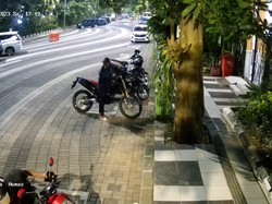 Maling Berani Obok-obok Kawasan Pemkot Surabaya, Gasak Motor Milik ASN