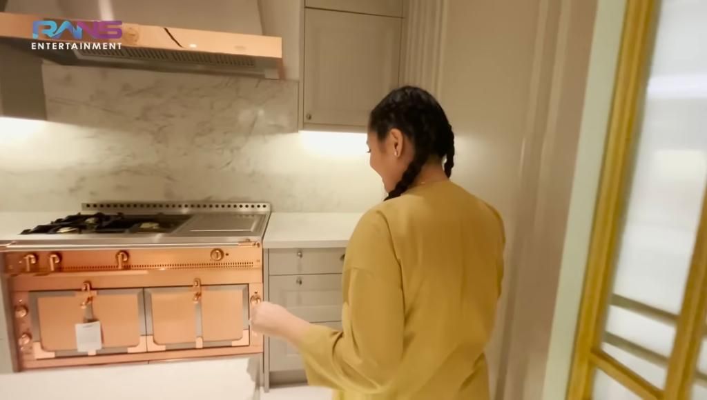 Kompor baru Nagita Slavina harganya mencapai Rp1 miliar