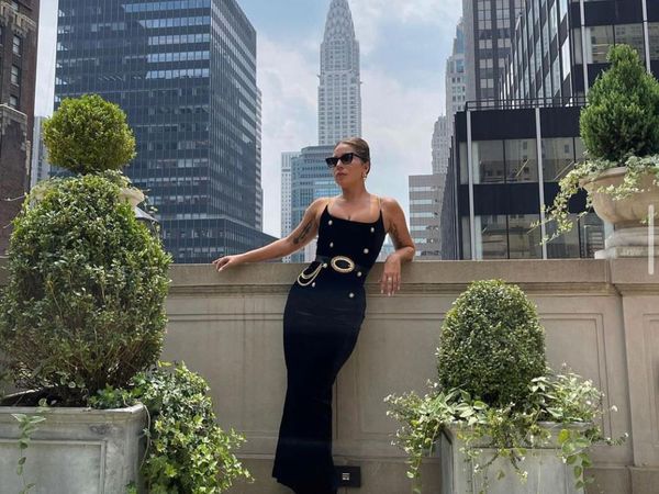 6 Potret Body Goals Lady Gaga, Disorot Netizen usai Foto Syuting Joker 2 Viral