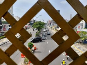 Lalin Jalan Margonda Raya Lengang di Minggu Pertama Ramadan Lalin Jalan Margonda Raya Lengang di Minggu Pertama Ramadan