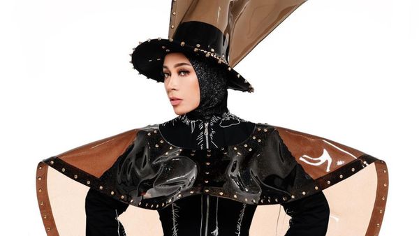 7 Foto Terbaru Melly Goeslaw yang Makin Manglingi Hingga Hampir Tak Dikenali