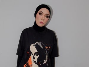 12 Tahun Gagal Diet, Melly Goeslaw Pilih Potong Lambung dan Makan 1 Sendok Sehari 12 Tahun Gagal Diet, Melly Goeslaw Pilih Potong Lambung dan Makan 1 Sendok Sehari