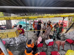 7 Perahu Karet Dikerahkan Cari Korban Hilang Perahu Tambang di Surabaya