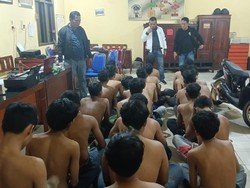 Polisi Amankan 67 Remaja Tawuran Perang Sarung di Jambi