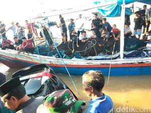 Mobil Terjun ke Sungai di Sinjai, Pengemudi Belum Ditemukan