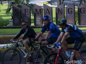 Semangat! Meski Berpuasa, Warga Tetap Berolahraga