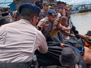Pegawai BBPVP Makassar Mobilnya Terperosok di Sungai Sinjai Ditemukan Tewas Pegawai BBPVP Makassar Mobilnya Terperosok di Sungai Sinjai Ditemukan Tewas