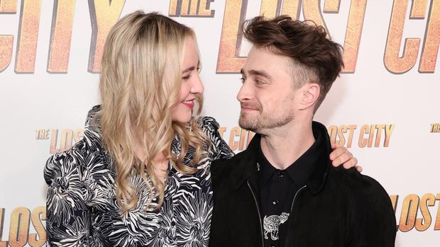 NEW YORK, NEW YORK - MARCH 14: Erin Darke and Daniel Radcliffe attend a screening of 