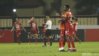 Ilija Spasojevic yang berhasil membobol gawang Arema FC. Bali United memimpin 1-0. 