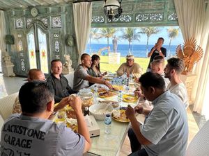 Turis Rusia Banyak Datang ke Bali, Bamsoet: Tidak Semua Berengsek