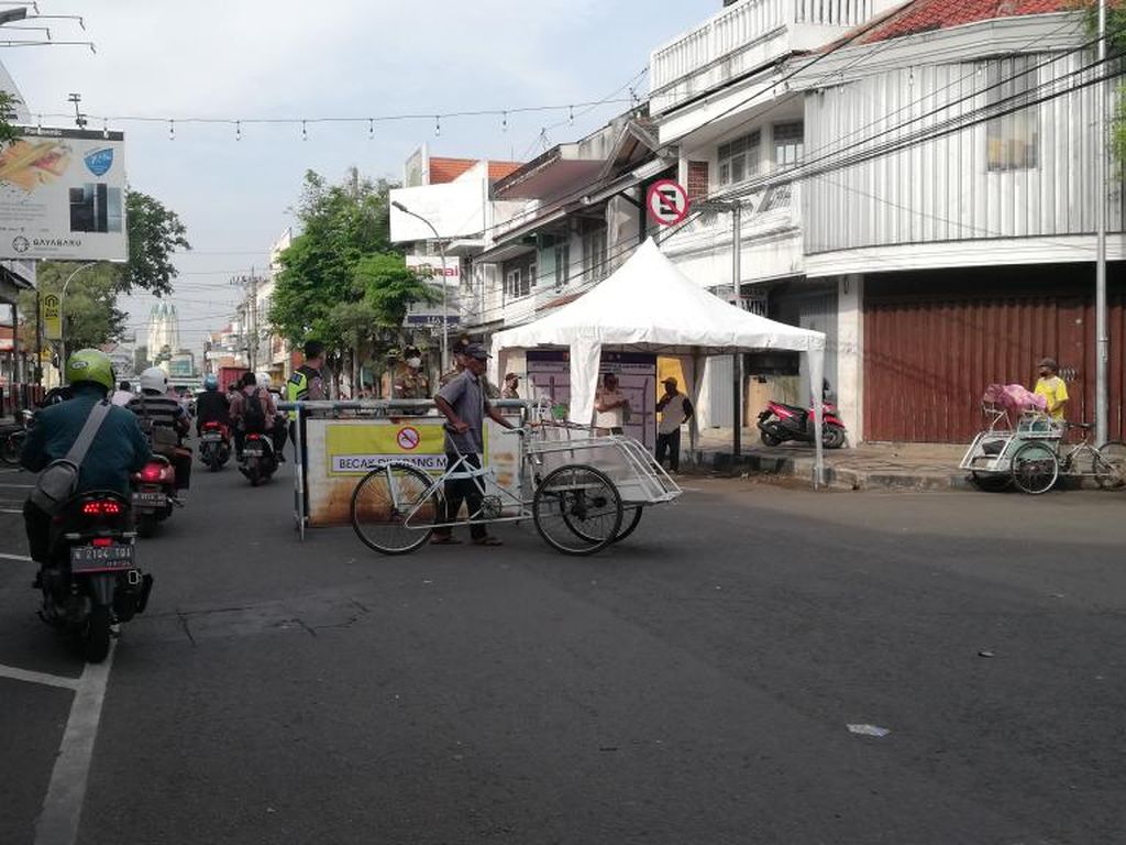 Becak Dilarang Masuk Alun-alun Kota Pasuruan