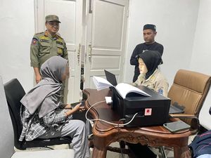 4 Sejoli Berduaan di Pelabuhan Bajoe Bone saat Malam Ramadan Diciduk Petugas 4 Sejoli Berduaan di Pelabuhan Bajoe Bone saat Malam Ramadan Diciduk Petugas