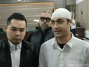 Venna Melinda Pukuli Kepala Sendiri Usai Ferry Irawan Ajak Berhubungan Venna Melinda Pukuli Kepala Sendiri Usai Ferry Irawan Ajak Berhubungan