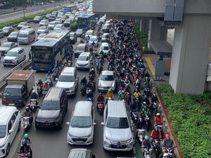 Cerita Ojol Sering Di-Cancel Penumpang Gegara Jalan Gatsu Macet Cerita Ojol Sering Di-Cancel Penumpang Gegara Jalan Gatsu Macet