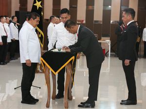 Sertijab, Kombes Mukti Juharsa Resmi Jadi Dirtipidnarkoba Bareskrim Polri Sertijab, Kombes Mukti Juharsa Resmi Jadi Dirtipidnarkoba Bareskrim Polri